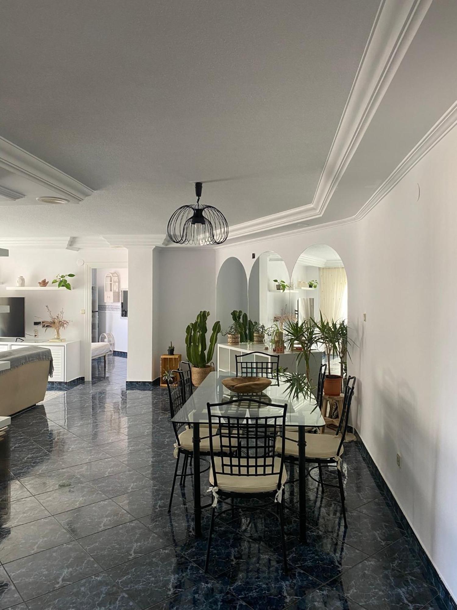 Casa Blanca Apartment *